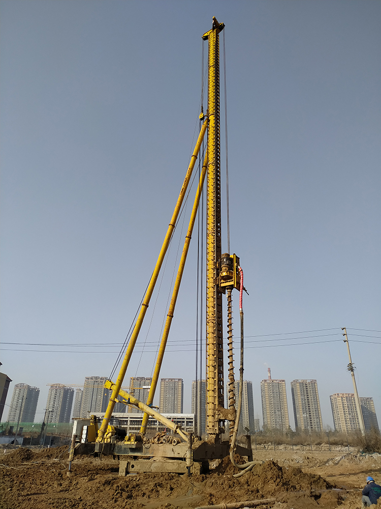 小尺寸项目桩基施工现场